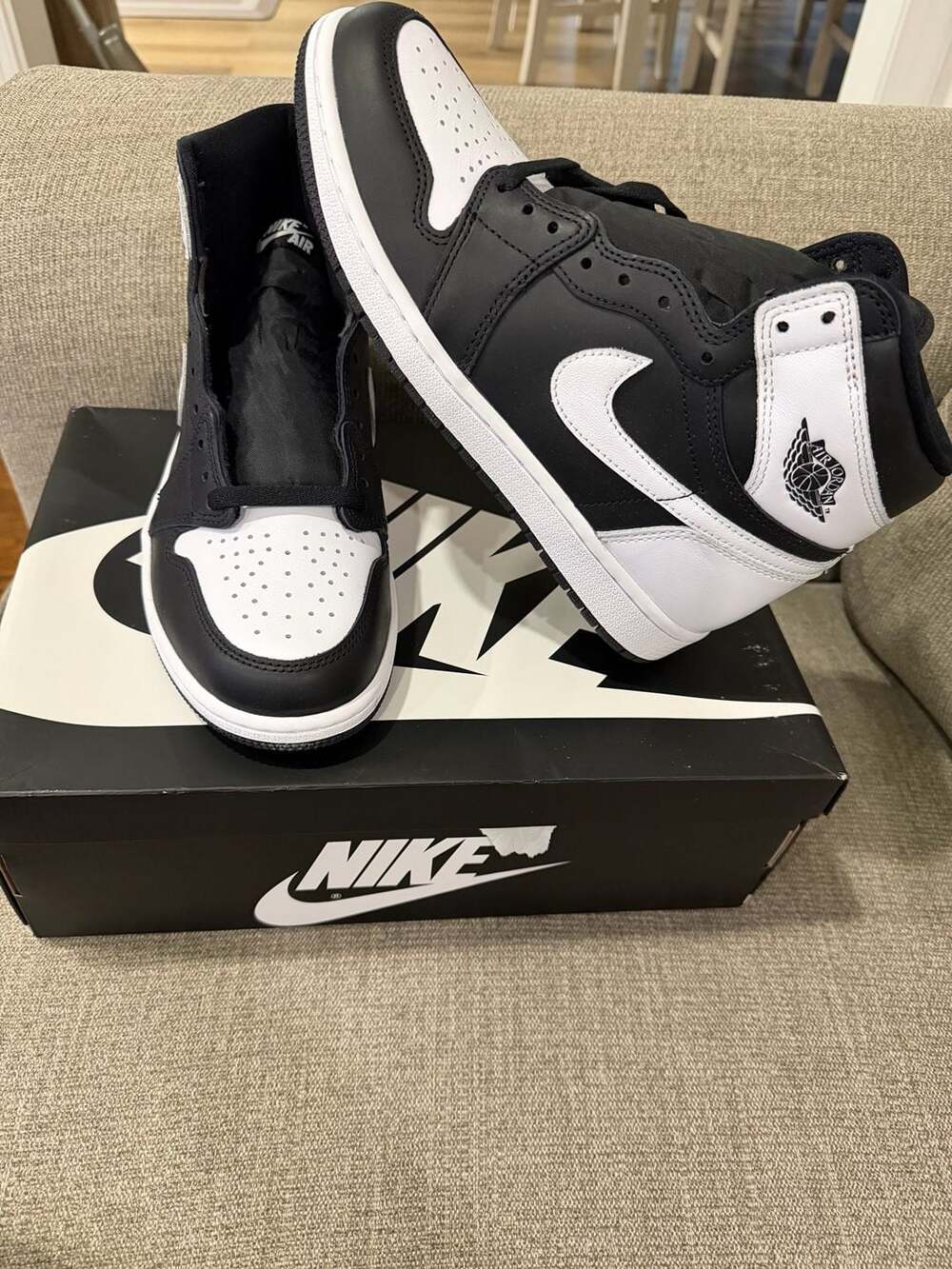 Nike Air Jordan 1 Retro High OG Black/White Size 8.5